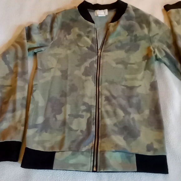 Enough About Me... XS Green Camouflage Coat - Picture 2 of 5